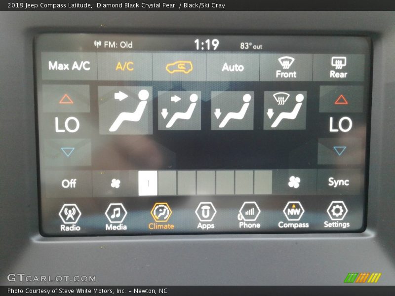 Diamond Black Crystal Pearl / Black/Ski Gray 2018 Jeep Compass Latitude
