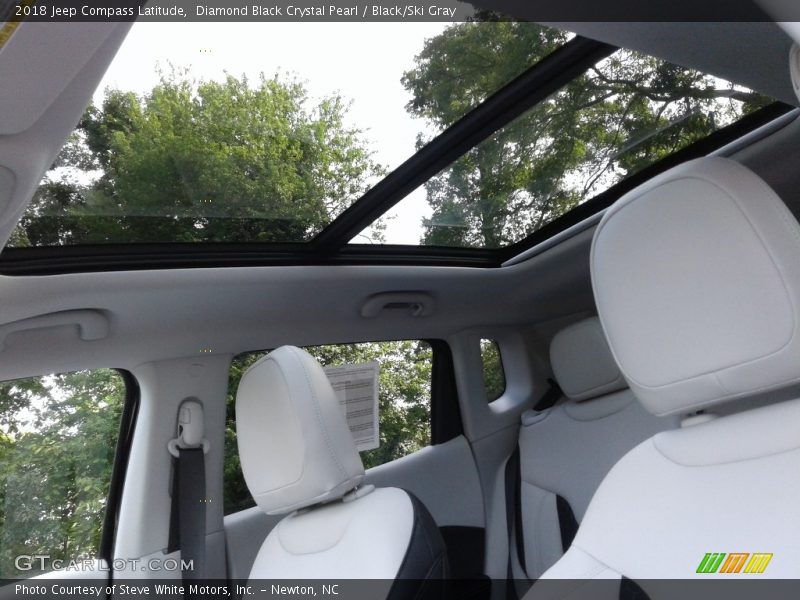 Diamond Black Crystal Pearl / Black/Ski Gray 2018 Jeep Compass Latitude