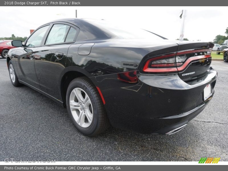 Pitch Black / Black 2018 Dodge Charger SXT