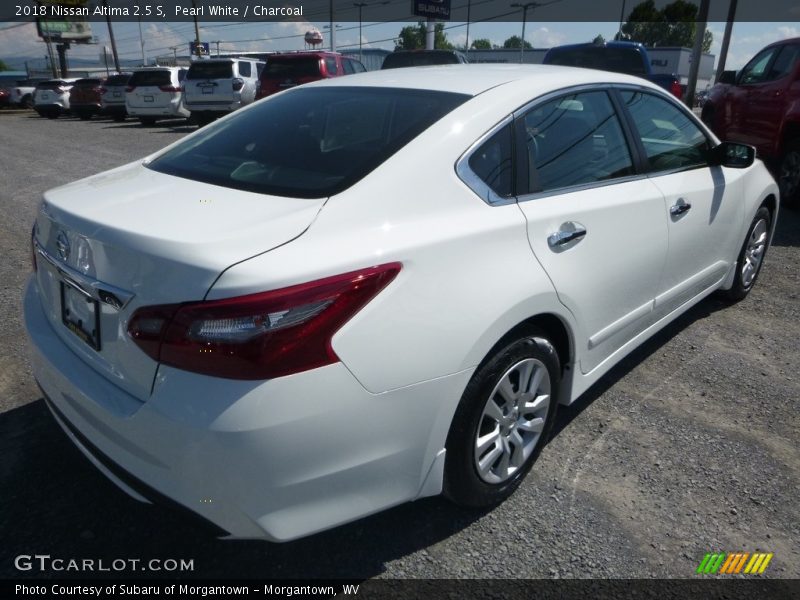 Pearl White / Charcoal 2018 Nissan Altima 2.5 S