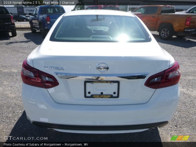 Pearl White / Charcoal 2018 Nissan Altima 2.5 S