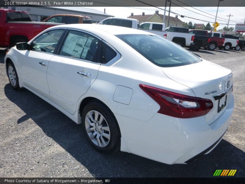 Pearl White / Charcoal 2018 Nissan Altima 2.5 S