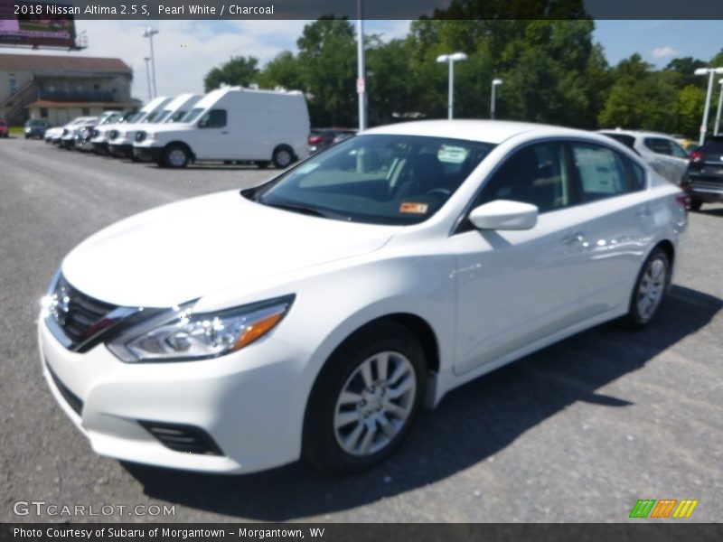 Pearl White / Charcoal 2018 Nissan Altima 2.5 S