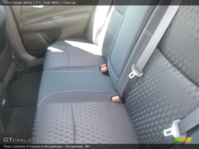 Pearl White / Charcoal 2018 Nissan Altima 2.5 S