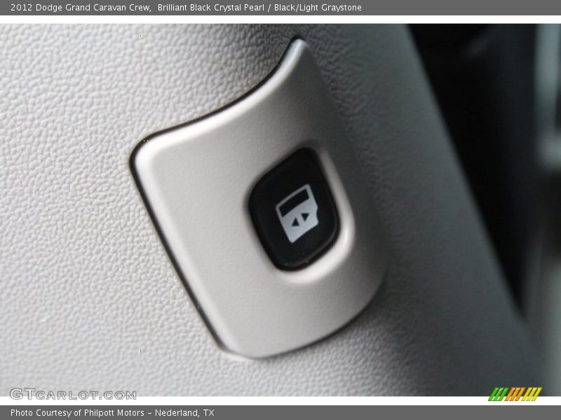Brilliant Black Crystal Pearl / Black/Light Graystone 2012 Dodge Grand Caravan Crew