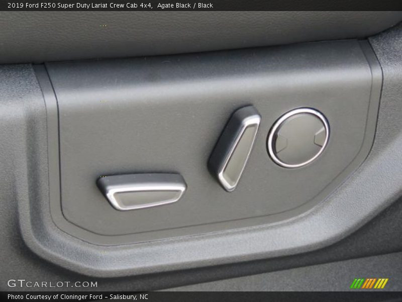 Front Seat of 2019 F250 Super Duty Lariat Crew Cab 4x4