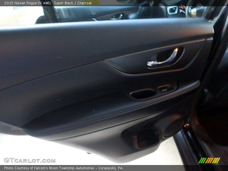 Super Black / Charcoal 2015 Nissan Rogue SV AWD