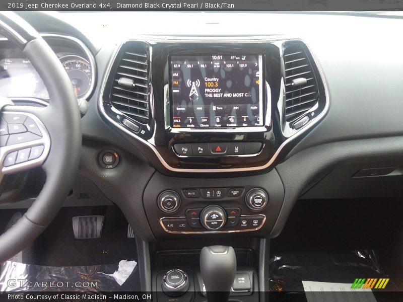 Diamond Black Crystal Pearl / Black/Tan 2019 Jeep Cherokee Overland 4x4