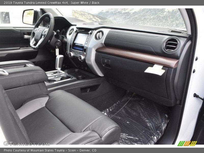 Super White / Black 2019 Toyota Tundra Limited CrewMax 4x4