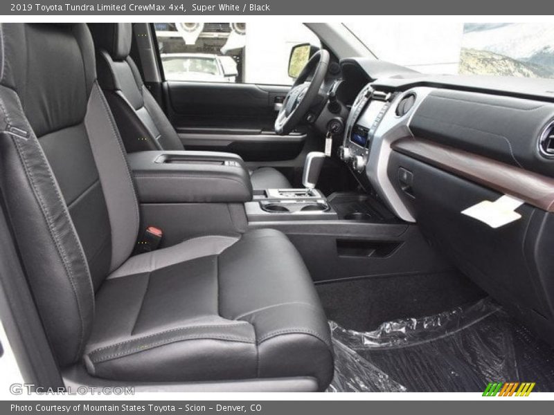 Super White / Black 2019 Toyota Tundra Limited CrewMax 4x4