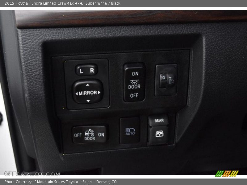 Super White / Black 2019 Toyota Tundra Limited CrewMax 4x4