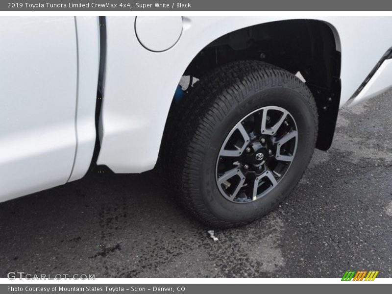 Super White / Black 2019 Toyota Tundra Limited CrewMax 4x4