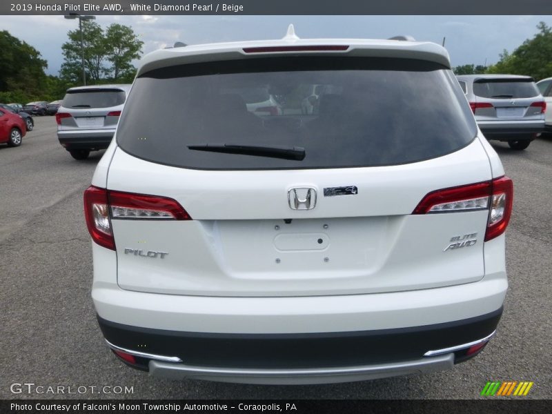 White Diamond Pearl / Beige 2019 Honda Pilot Elite AWD