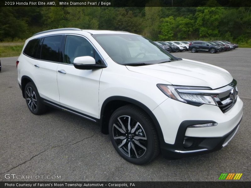 Front 3/4 View of 2019 Pilot Elite AWD