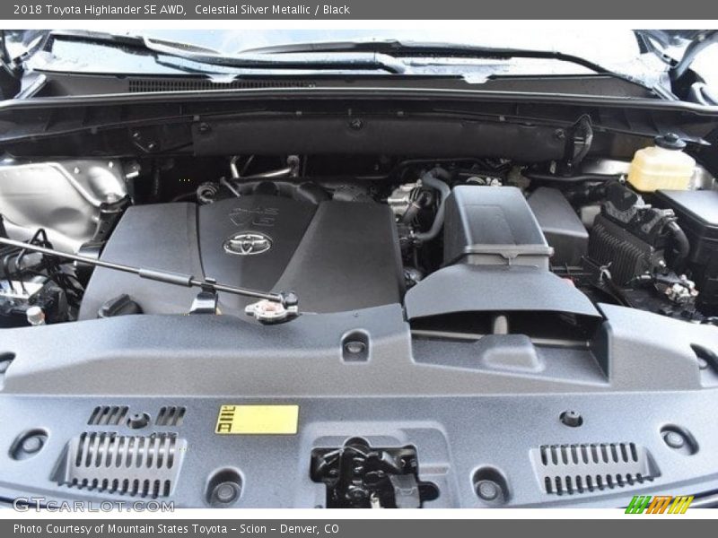 Celestial Silver Metallic / Black 2018 Toyota Highlander SE AWD