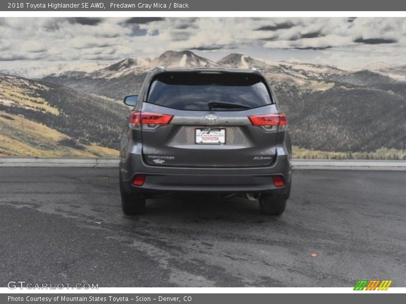 Predawn Gray Mica / Black 2018 Toyota Highlander SE AWD