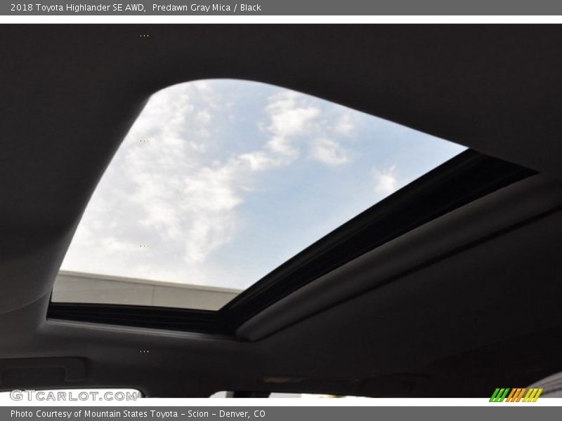 Predawn Gray Mica / Black 2018 Toyota Highlander SE AWD