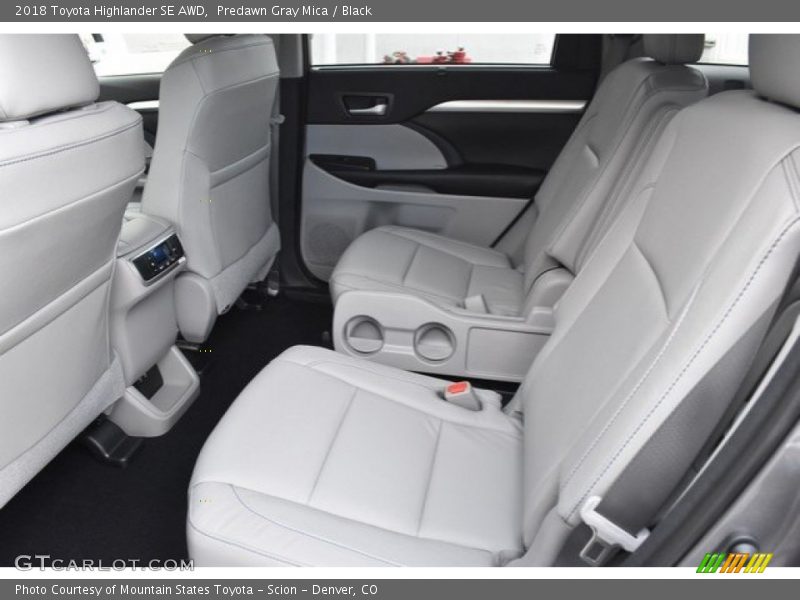 Predawn Gray Mica / Black 2018 Toyota Highlander SE AWD