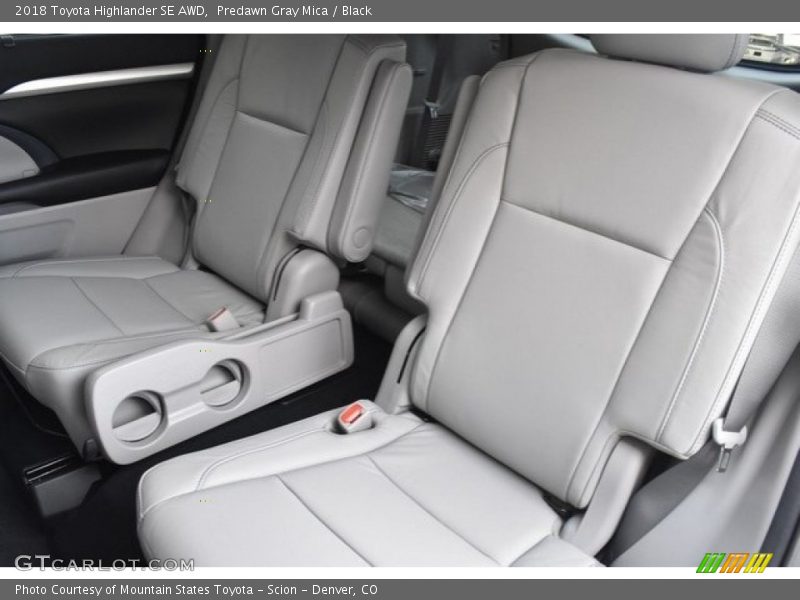 Predawn Gray Mica / Black 2018 Toyota Highlander SE AWD