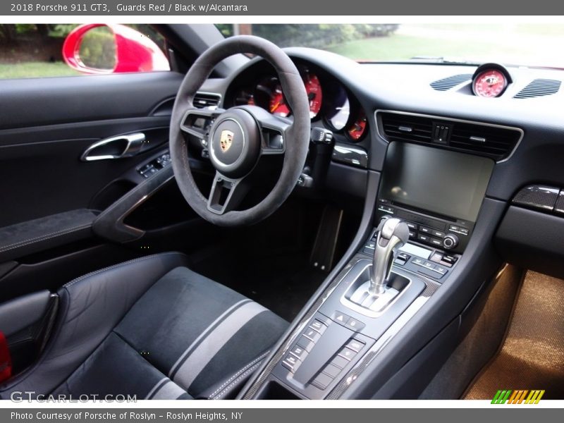 Controls of 2018 911 GT3