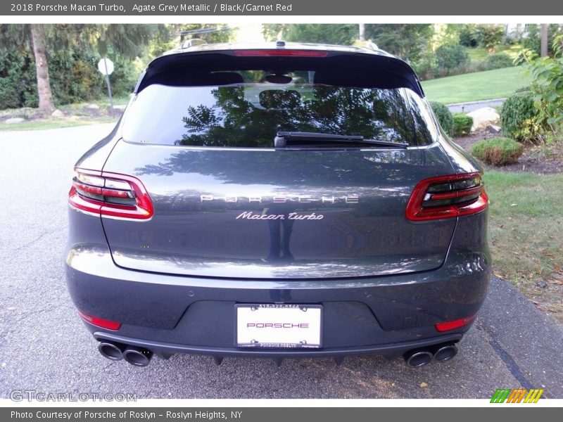 Agate Grey Metallic / Black/Garnet Red 2018 Porsche Macan Turbo