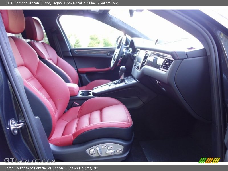 Agate Grey Metallic / Black/Garnet Red 2018 Porsche Macan Turbo