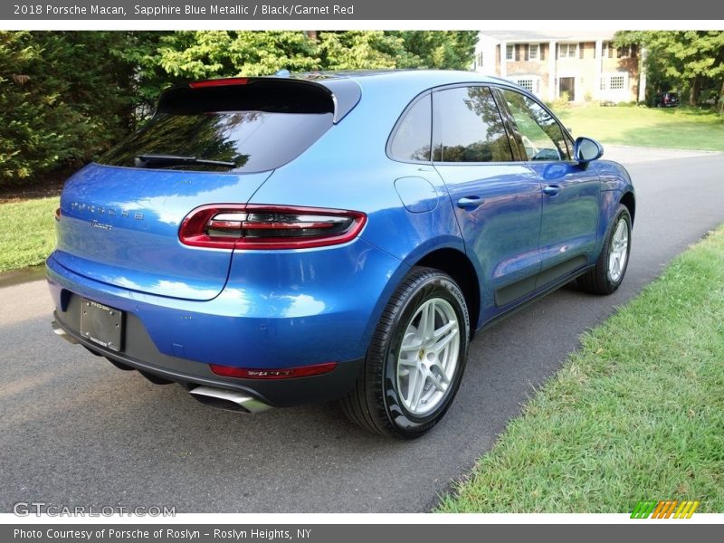 Sapphire Blue Metallic / Black/Garnet Red 2018 Porsche Macan