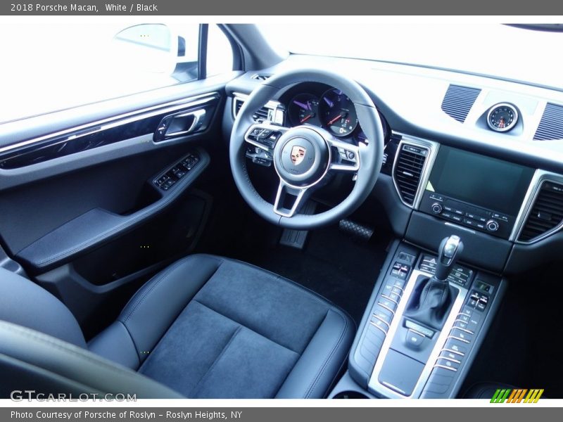 White / Black 2018 Porsche Macan