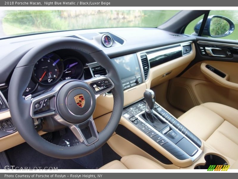 Night Blue Metallic / Black/Luxor Beige 2018 Porsche Macan