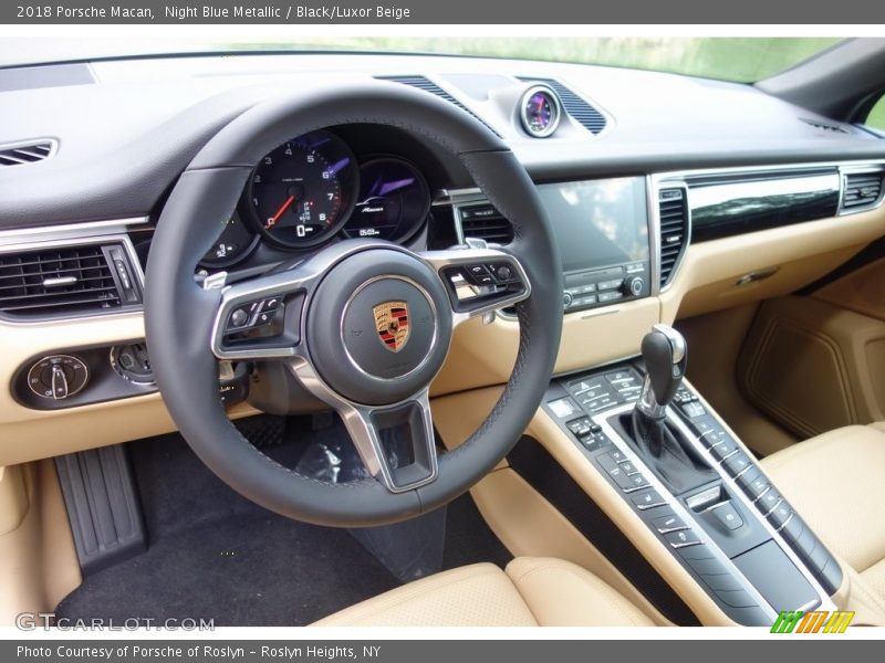 Night Blue Metallic / Black/Luxor Beige 2018 Porsche Macan