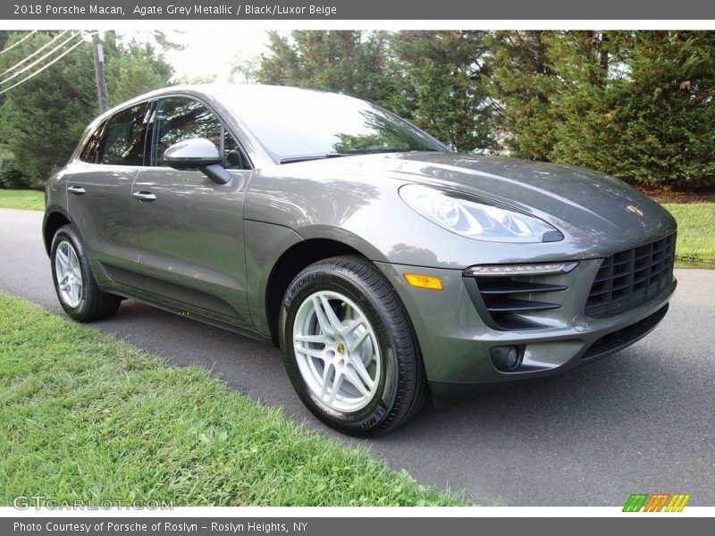 Agate Grey Metallic / Black/Luxor Beige 2018 Porsche Macan