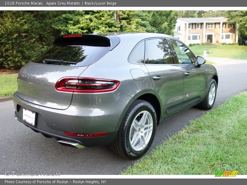 Agate Grey Metallic / Black/Luxor Beige 2018 Porsche Macan