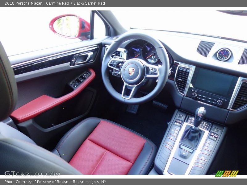 Carmine Red / Black/Garnet Red 2018 Porsche Macan