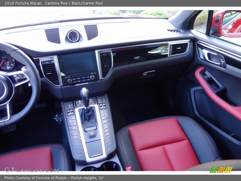 Carmine Red / Black/Garnet Red 2018 Porsche Macan