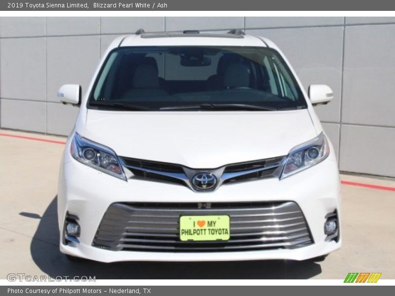 Blizzard Pearl White / Ash 2019 Toyota Sienna Limited