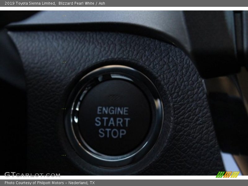 Blizzard Pearl White / Ash 2019 Toyota Sienna Limited
