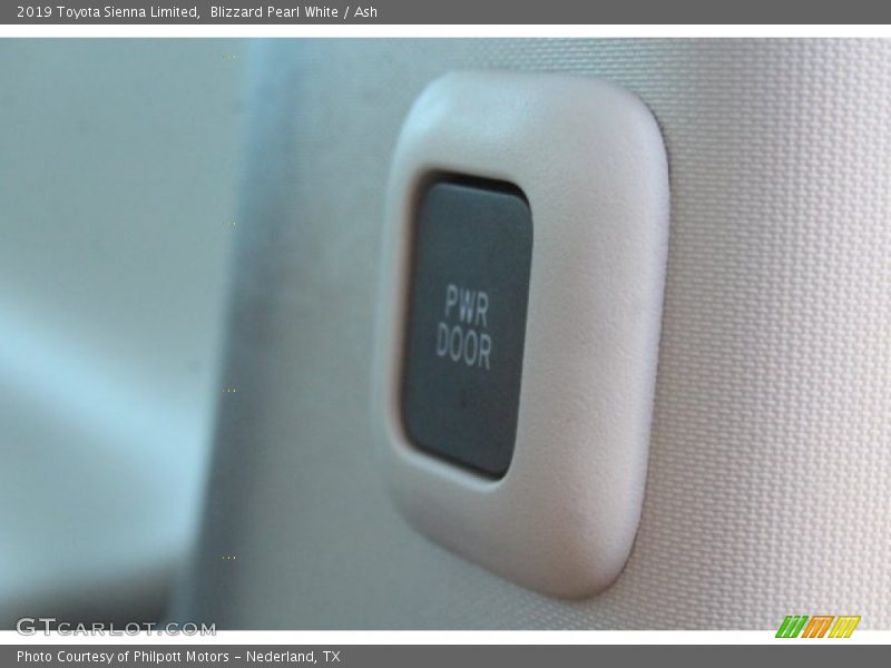 Blizzard Pearl White / Ash 2019 Toyota Sienna Limited
