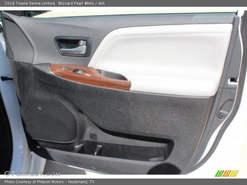 Blizzard Pearl White / Ash 2019 Toyota Sienna Limited