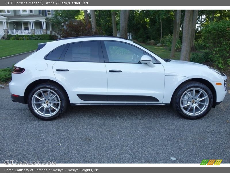 White / Black/Garnet Red 2018 Porsche Macan S