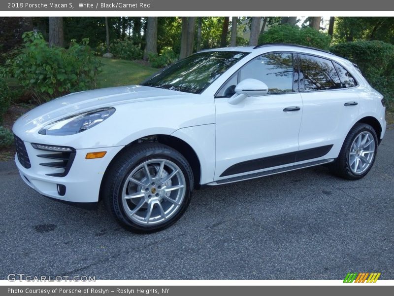 White / Black/Garnet Red 2018 Porsche Macan S