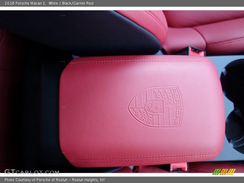 White / Black/Garnet Red 2018 Porsche Macan S