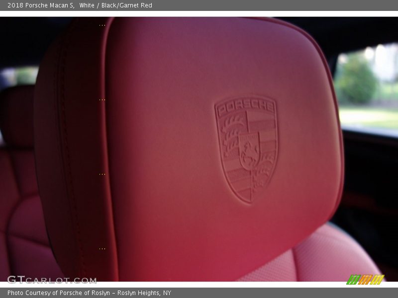 White / Black/Garnet Red 2018 Porsche Macan S