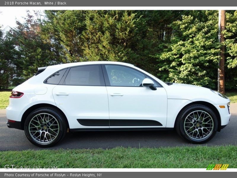 White / Black 2018 Porsche Macan
