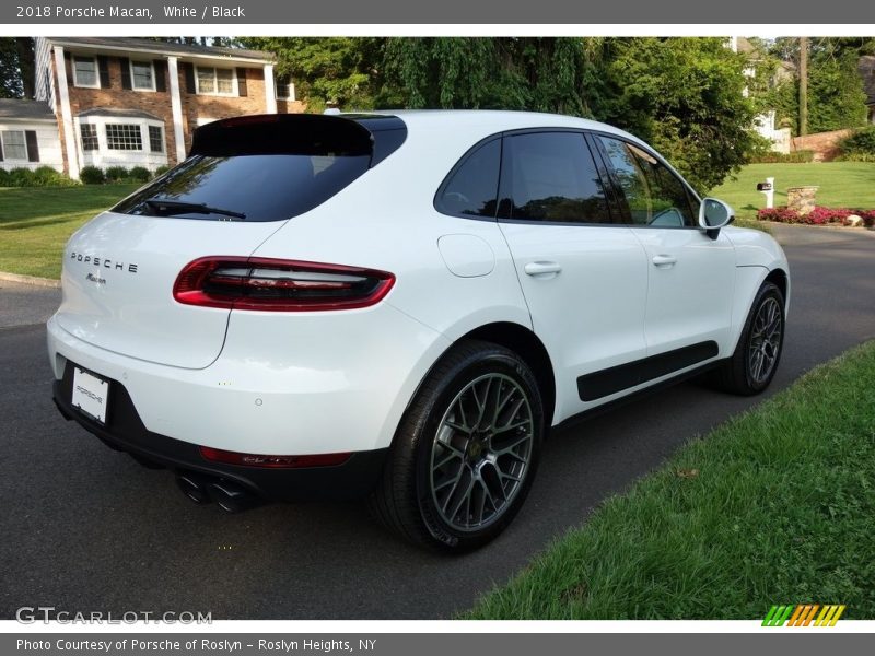 White / Black 2018 Porsche Macan