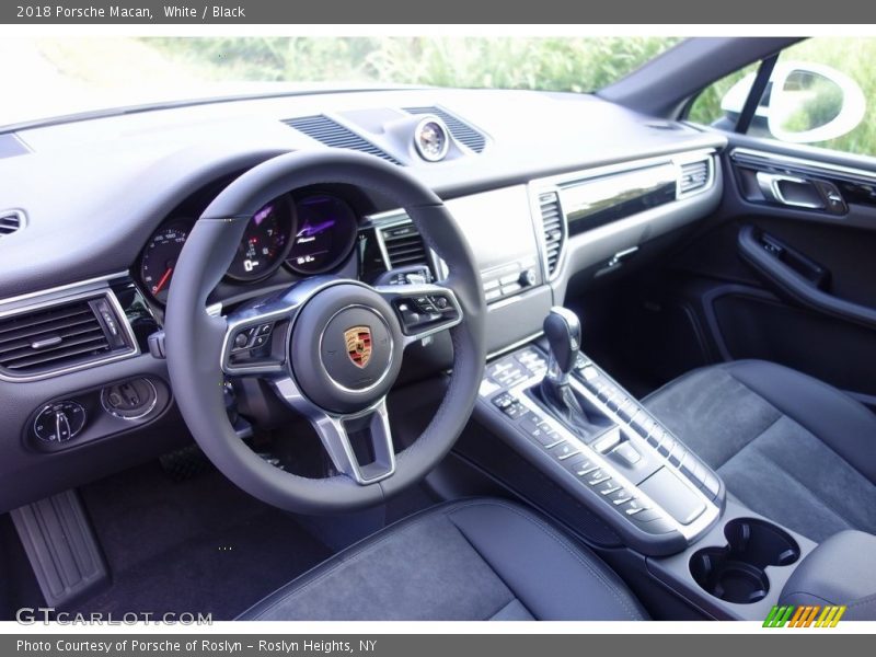 White / Black 2018 Porsche Macan