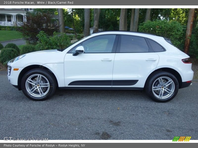 White / Black/Garnet Red 2018 Porsche Macan