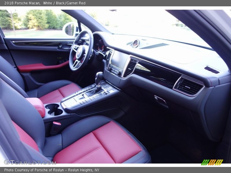 White / Black/Garnet Red 2018 Porsche Macan