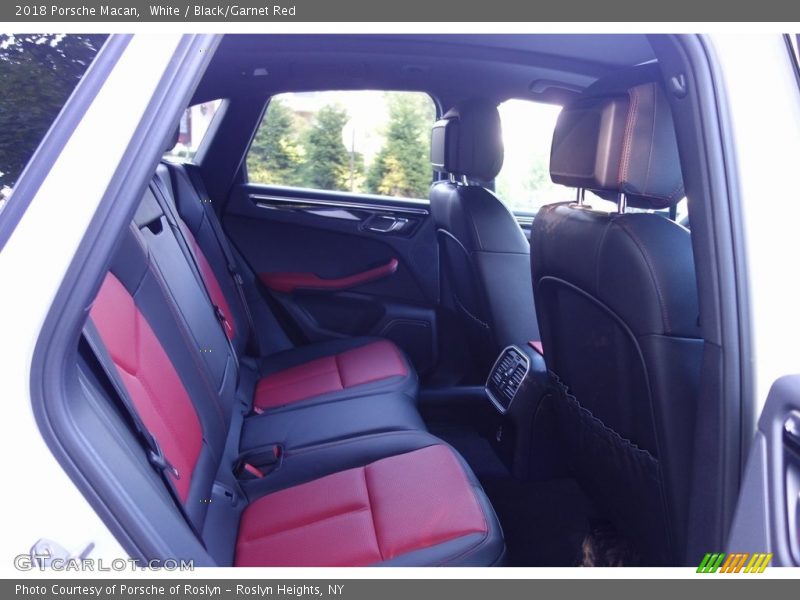White / Black/Garnet Red 2018 Porsche Macan