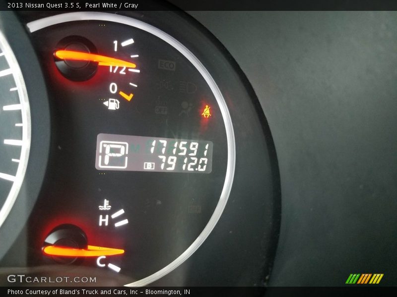 Pearl White / Gray 2013 Nissan Quest 3.5 S