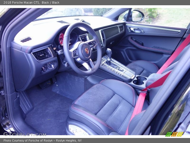 Black / Black 2018 Porsche Macan GTS